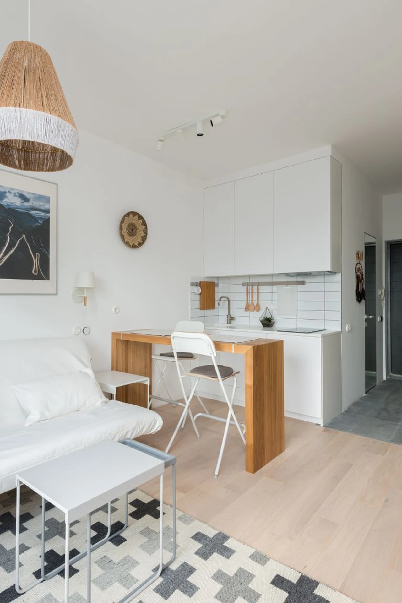 Paint Walls in Light Colors in a small apartment